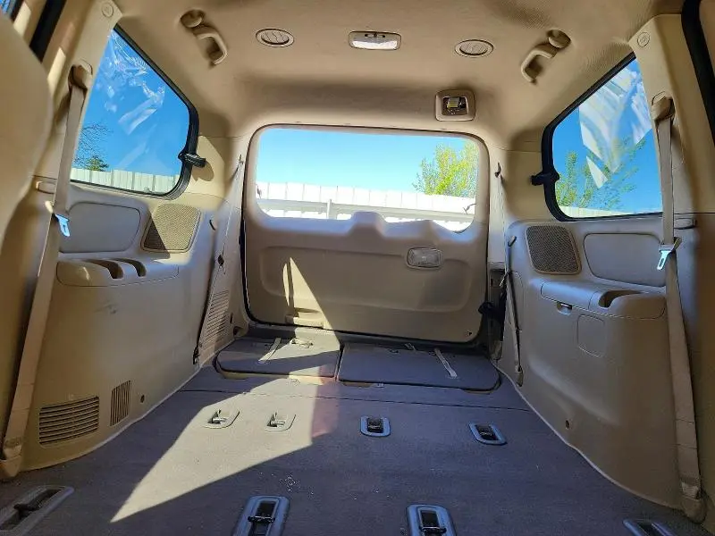 2010 KIA SEDONA LX  