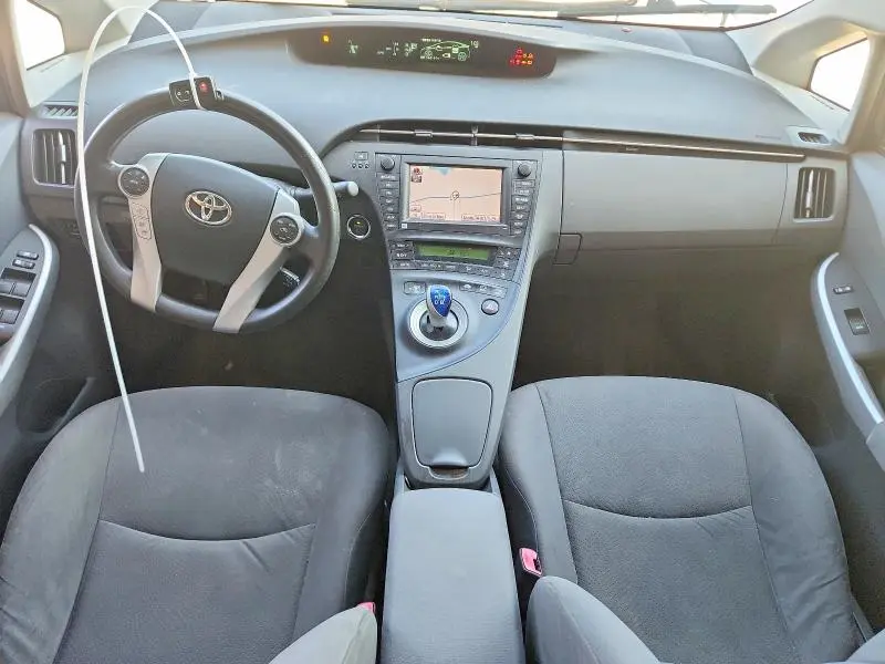 2010 TOYOTA PRIUS III  