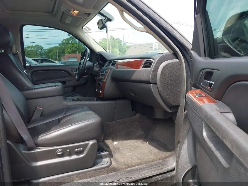2011 CHEVROLET TAHOE LT