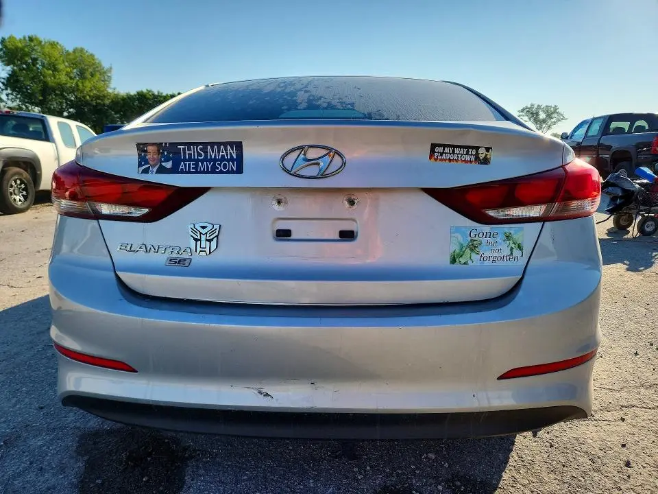 2018 HYUNDAI ELANTRA SE  