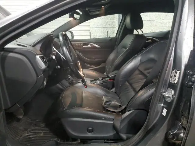 2017 INFINITI QX30 BASE  