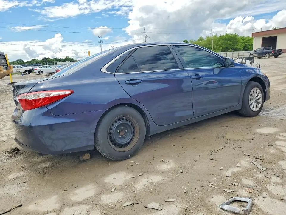 2015 TOYOTA CAMRY LE  