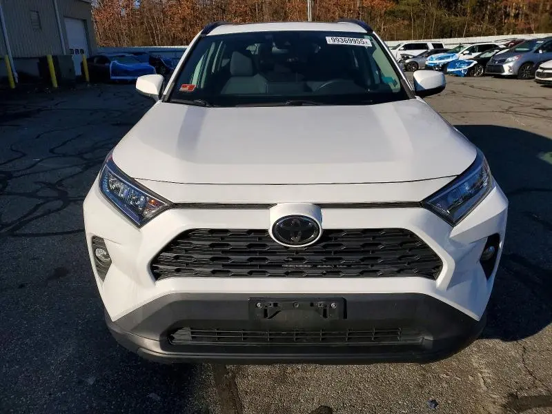 2019 TOYOTA RAV4 XLE  