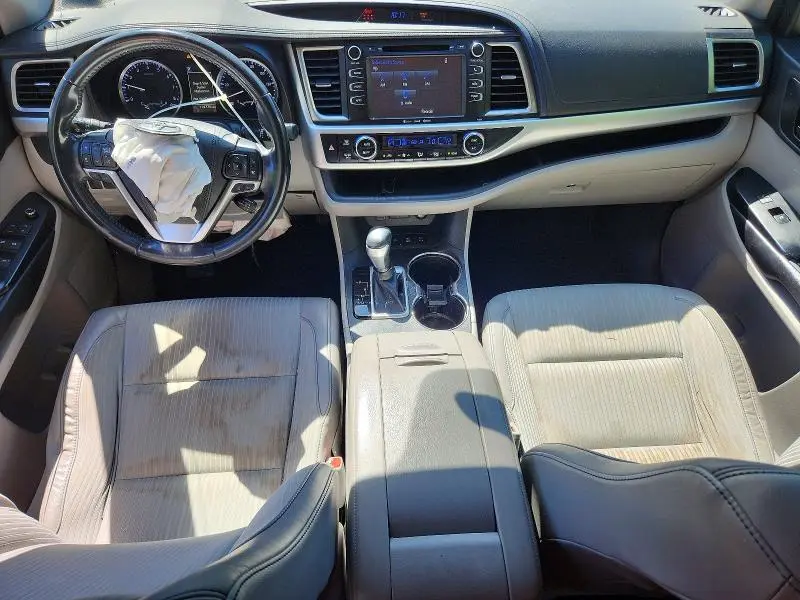 2017 TOYOTA HIGHLANDER LE PLUS  