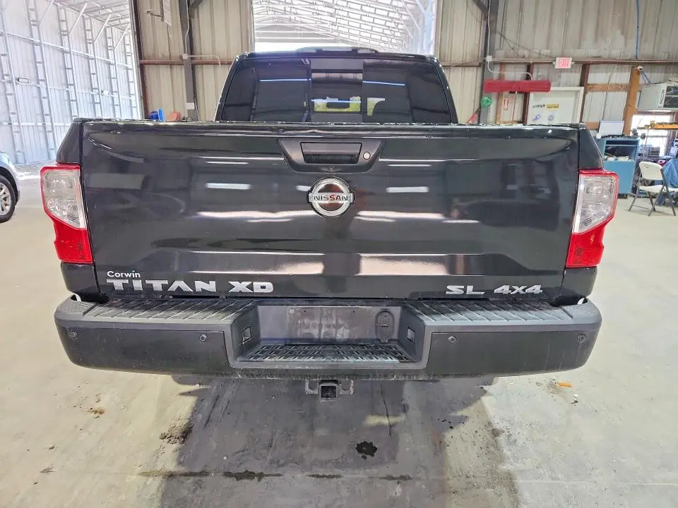 2017 NISSAN TITAN SV  