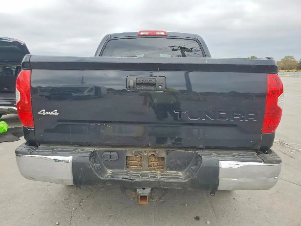 2015 TOYOTA TUNDRA CREWMAX LIMITED  