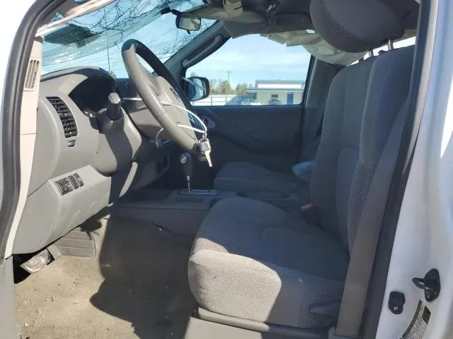 2010 NISSAN FRONTIER CREW CAB SE  