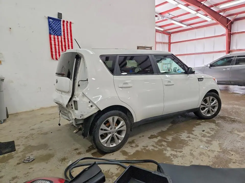 2015 KIA SOUL +  