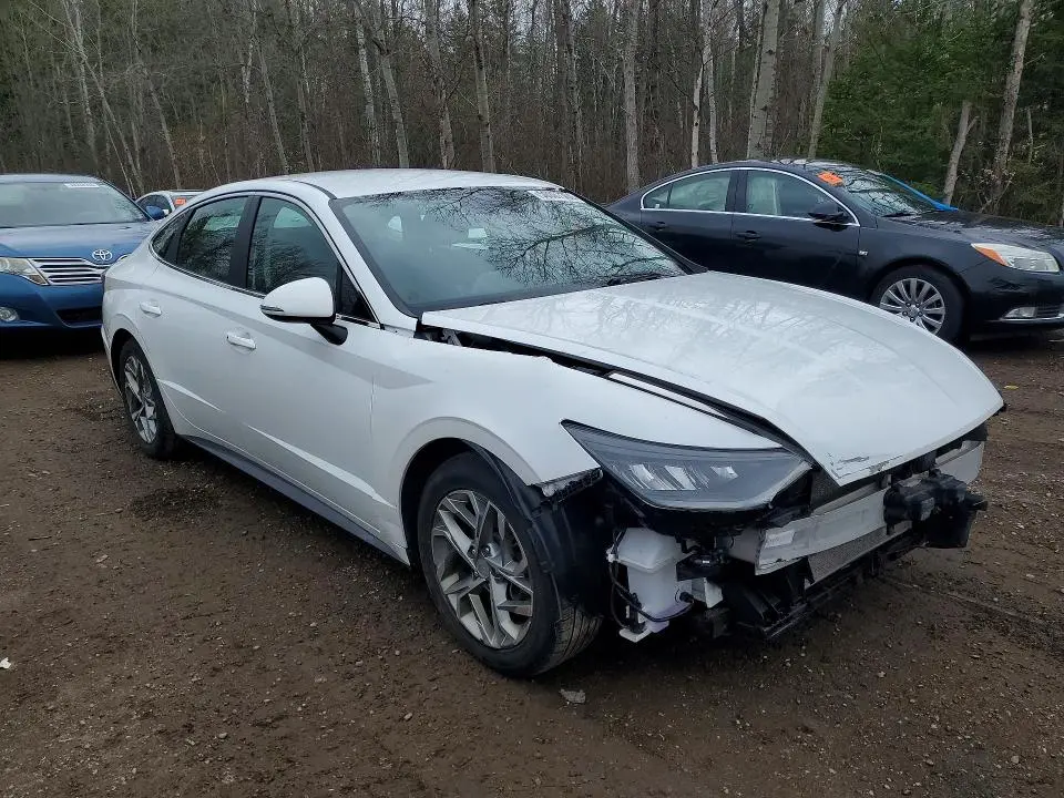 2021 HYUNDAI SONATA SE  