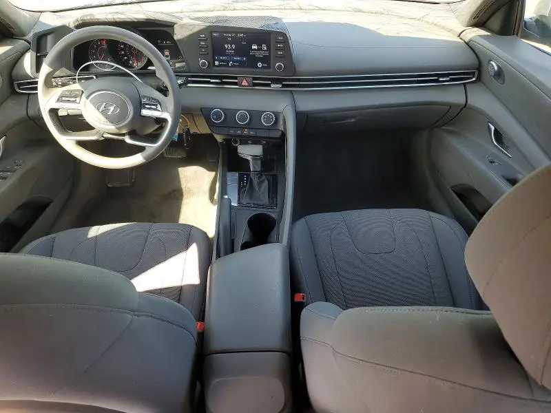 2021 HYUNDAI ELANTRA SE  