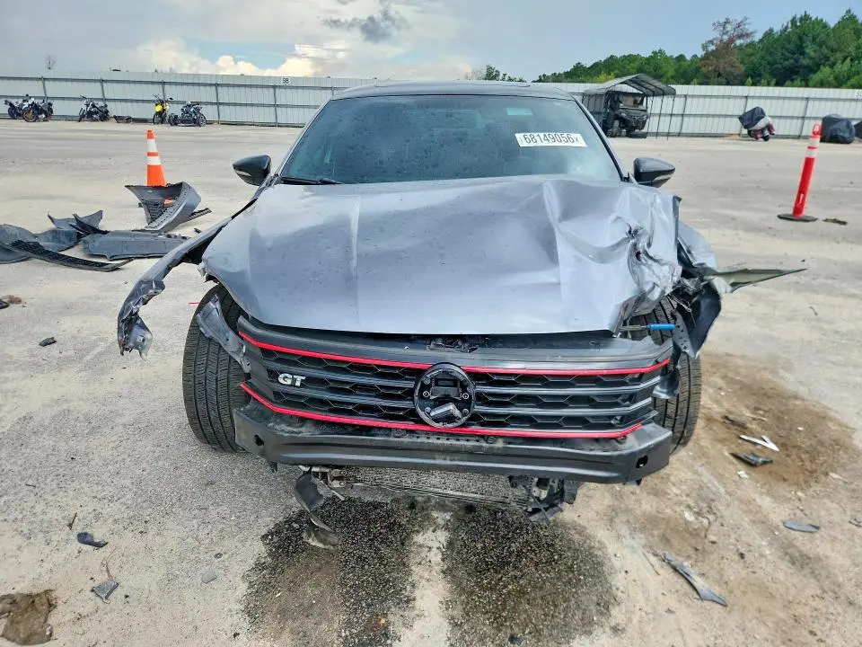 2018 VOLKSWAGEN PASSAT GT  