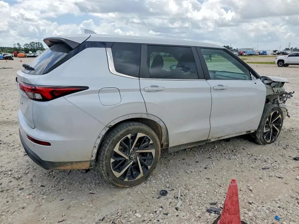 2022 MITSUBISHI OUTLANDER ES  