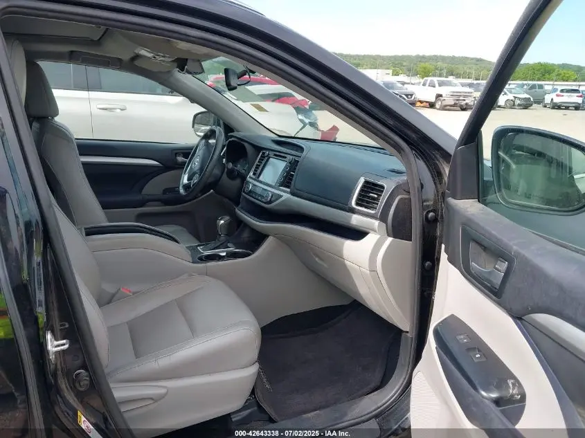 2015 TOYOTA HIGHLANDER XLE V6