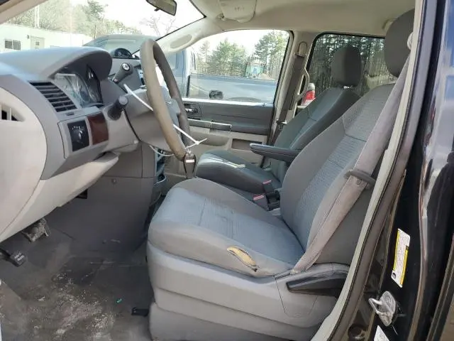 2010 CHRYSLER TOWN & COUNTRY LX
