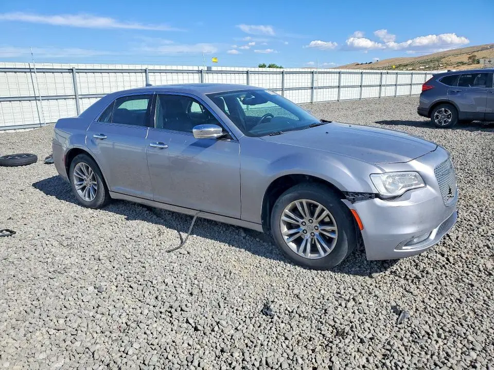 2016 CHRYSLER 300C   