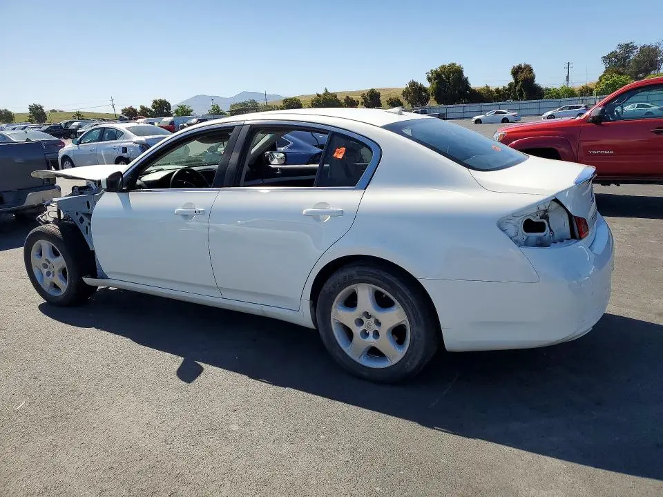 2015 INFINITI Q40 BASE  