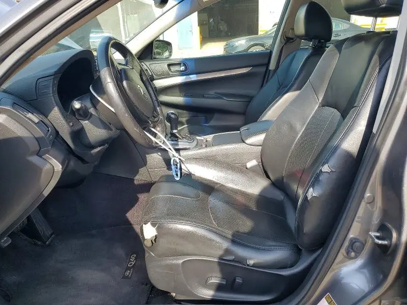 2015 INFINITI Q40 BASE  