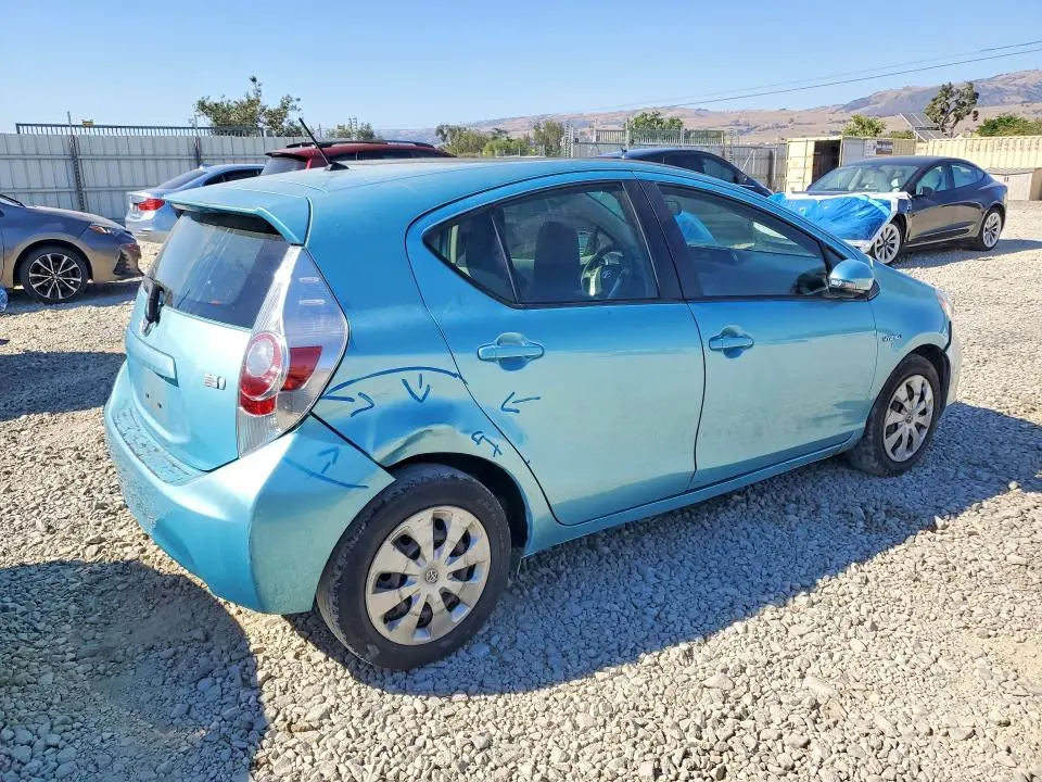 2013 TOYOTA PRIUS C ONE  