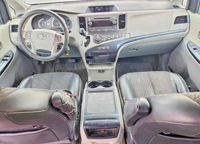 2012 TOYOTA SIENNA SPORT  