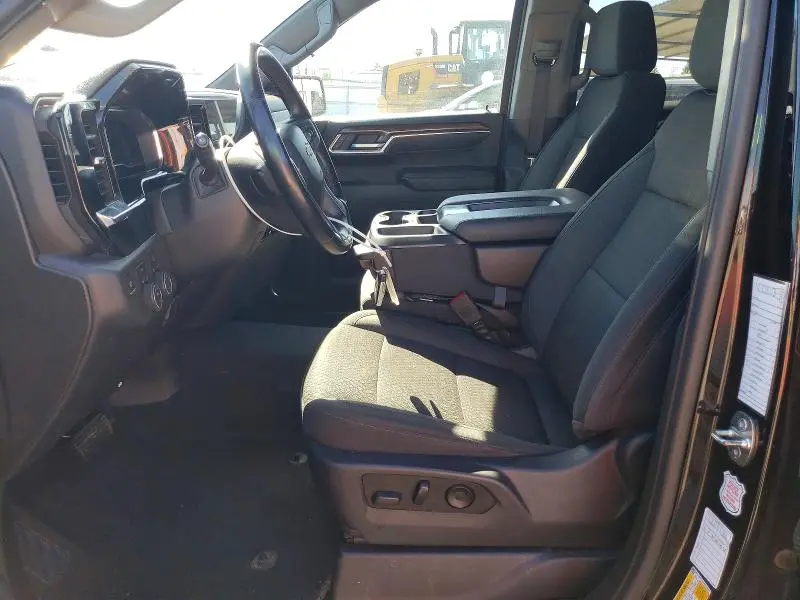 2023 CHEVROLET SILVERADO K1500 LT  