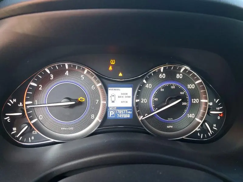 2015 INFINITI QX80 BASE  