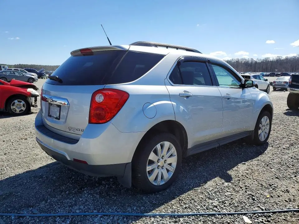 2011 CHEVROLET EQUINOX LT  