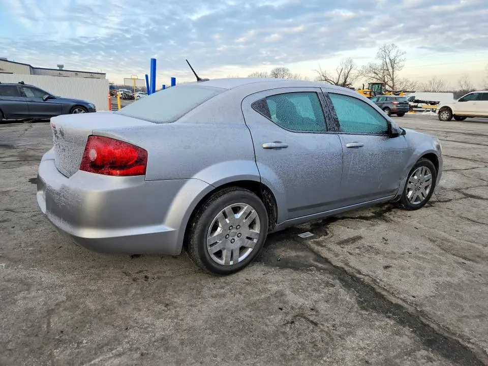 2013 DODGE AVENGER SE  