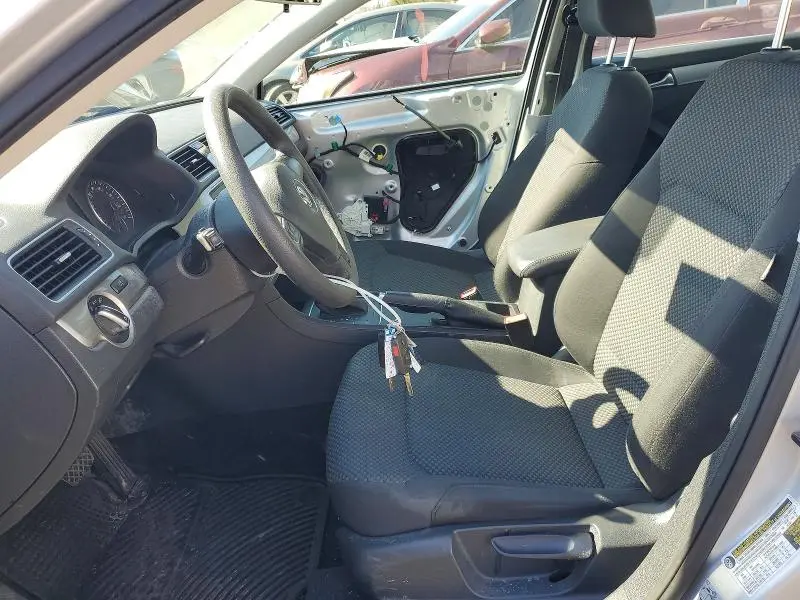 2012 VOLKSWAGEN PASSAT S  