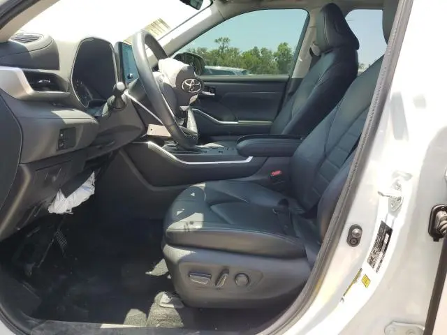 2022 TOYOTA HIGHLANDER HYBRID XLE  