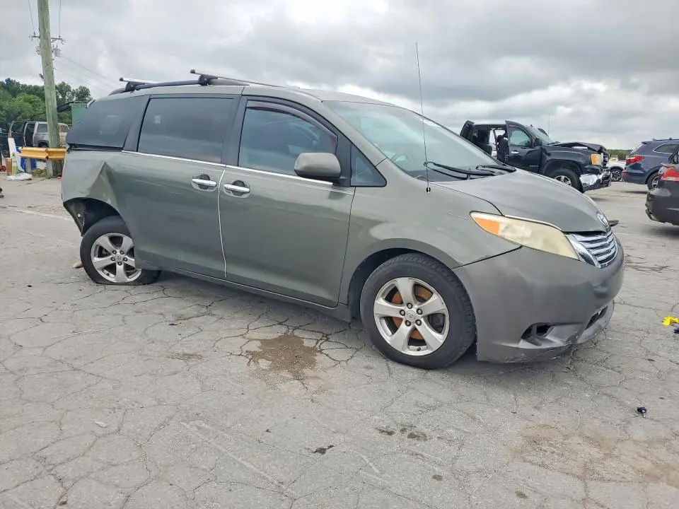 2011 TOYOTA SIENNA LE  