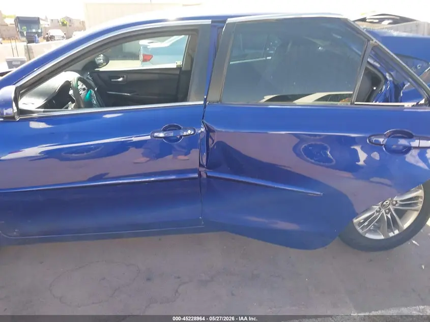 2016 TOYOTA CAMRY SE