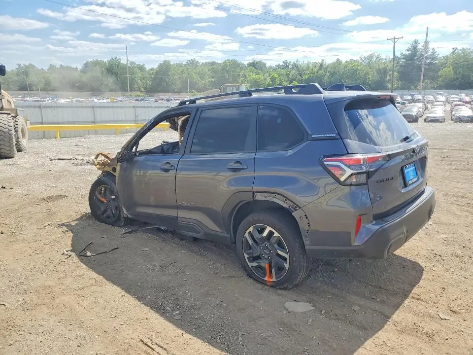 2025 SUBARU FORESTER LIMITED  