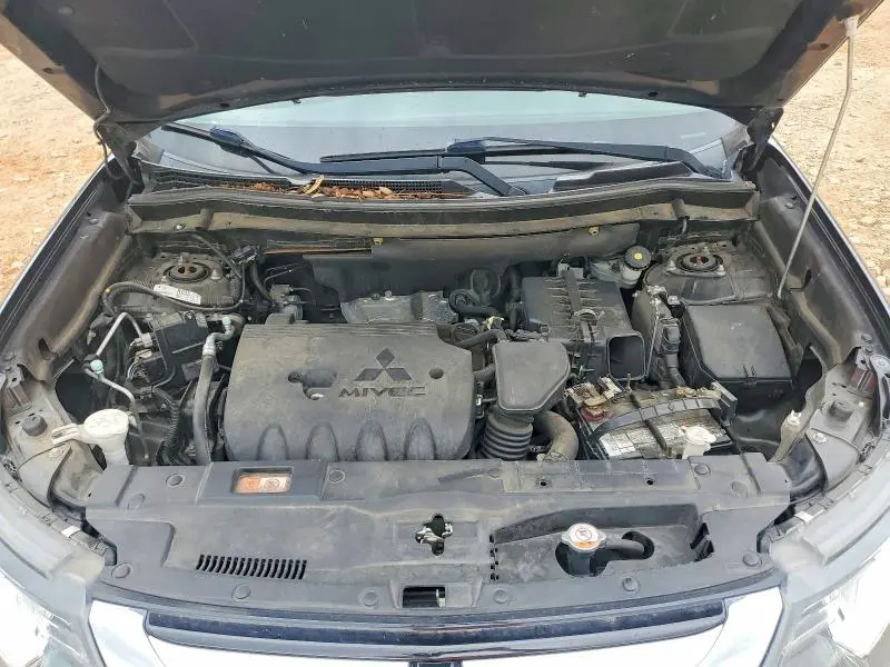 2017 MITSUBISHI OUTLANDER SE  