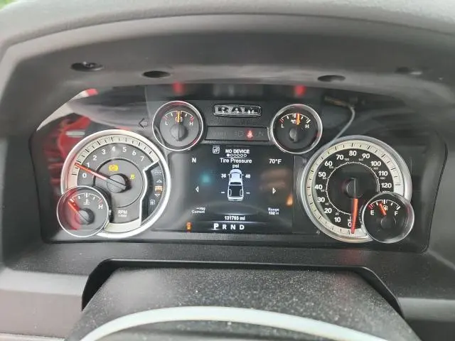 2017 RAM 1500 SLT  