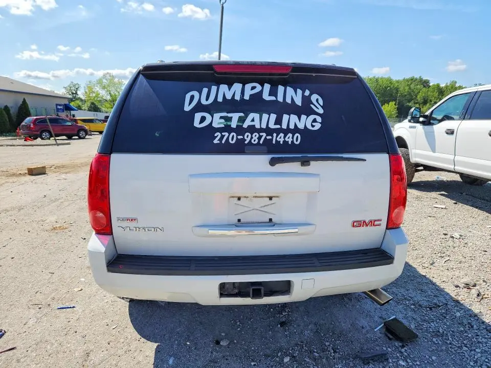 2011 GMC YUKON SLE  