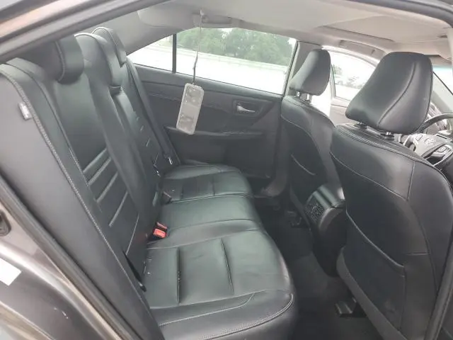 2016 TOYOTA CAMRY LE  