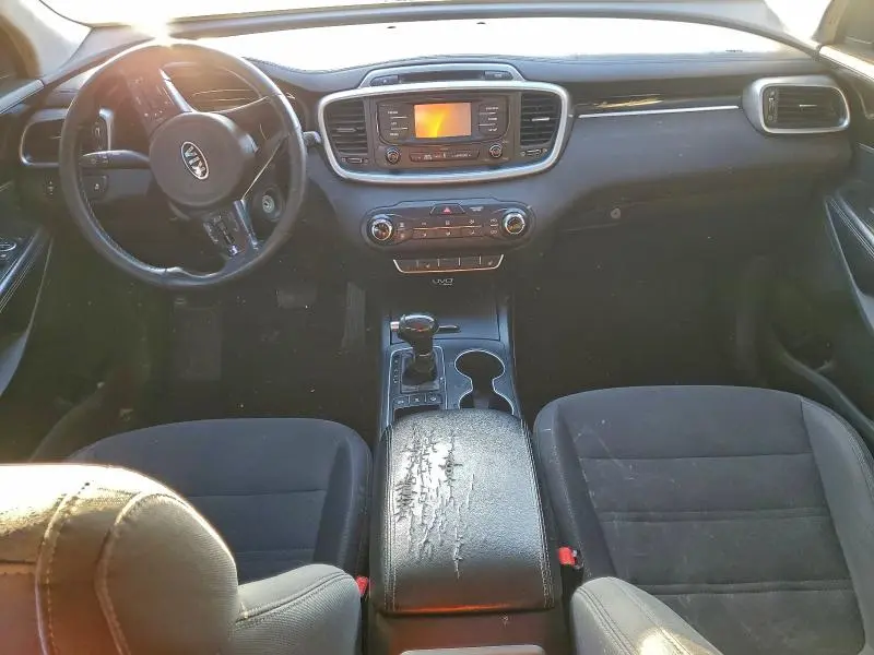 2016 KIA SORENTO LX  