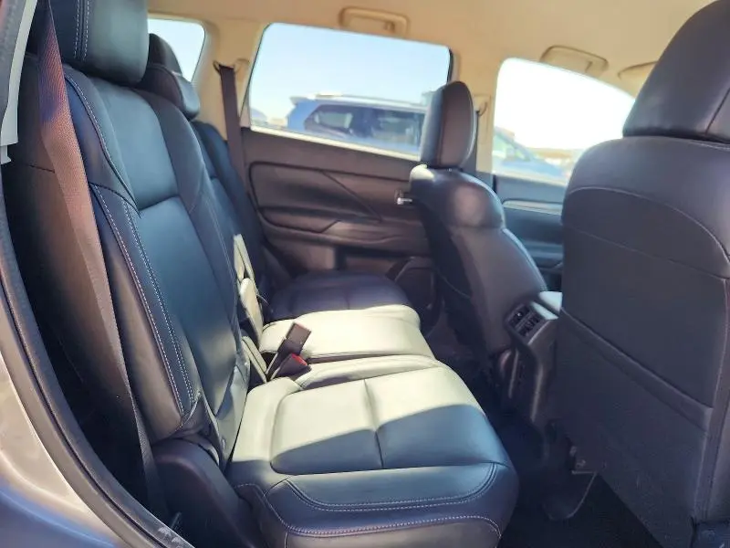 2020 MITSUBISHI OUTLANDER SE  