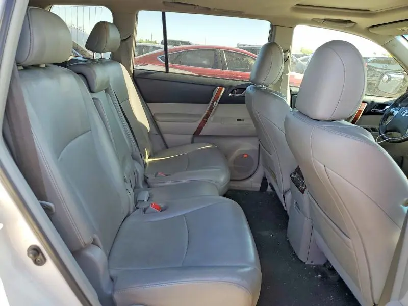 2013 TOYOTA HIGHLANDER LIMITED  