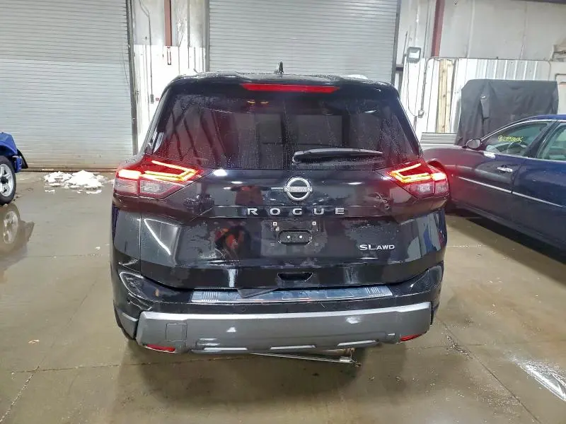 2024 NISSAN ROGUE SL  