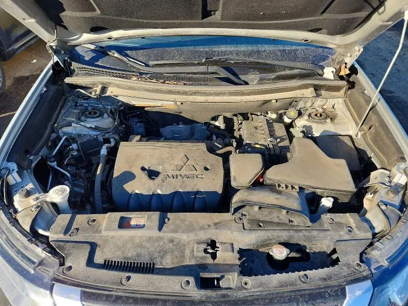 2019 MITSUBISHI OUTLANDER SE  