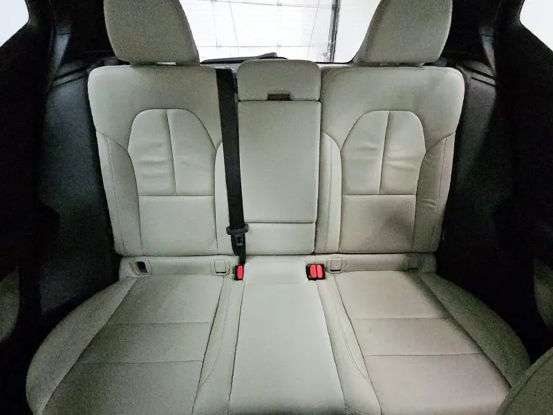 2022 VOLVO XC40 T5 MOMENTUM  