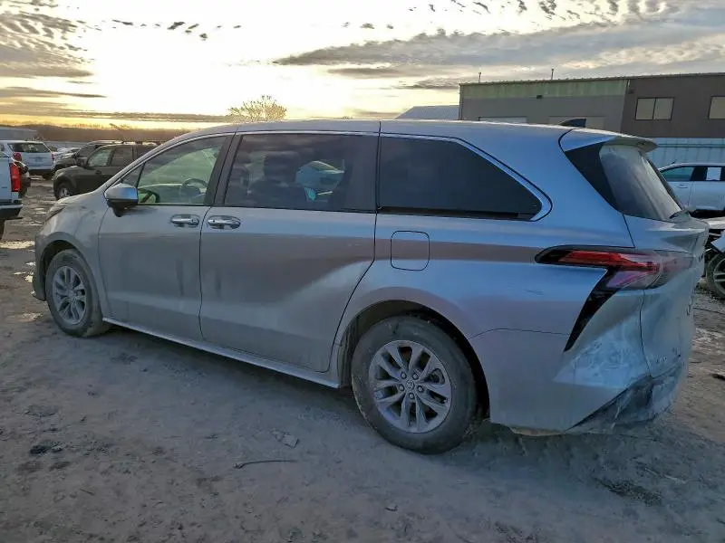 2022 TOYOTA SIENNA XLE 7-PASSENGER  