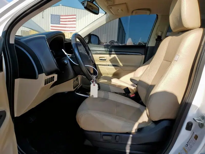 2018 MITSUBISHI OUTLANDER SE  