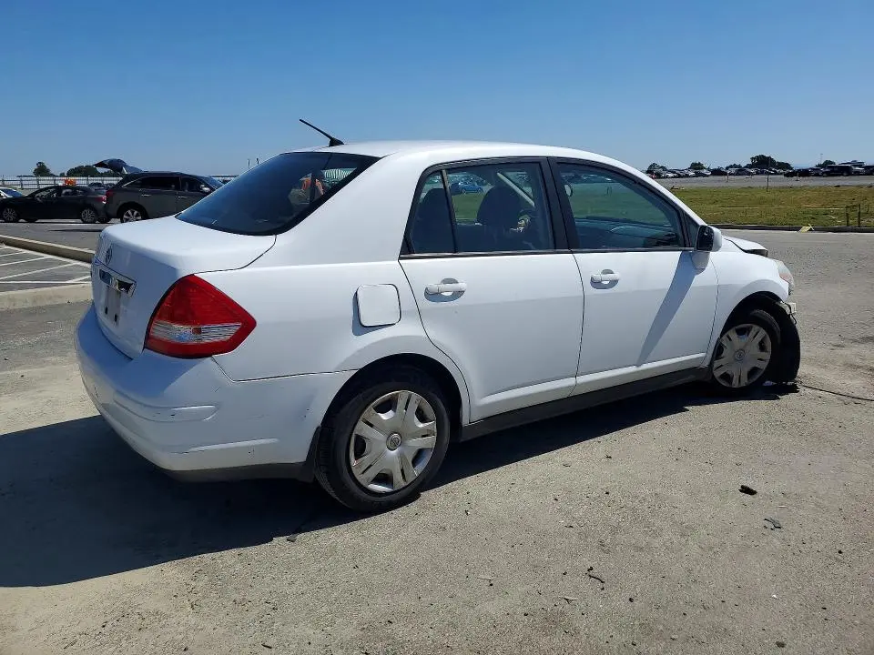 2010 NISSAN VERSA 1.8 S  