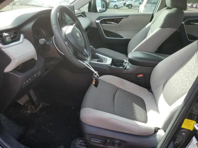 2021 TOYOTA RAV4 XLE  