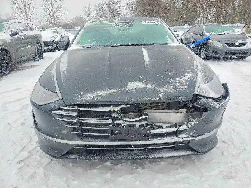 2022 HYUNDAI SONATA SE  