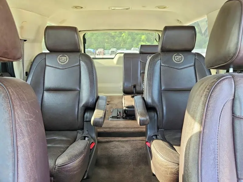 2011 CADILLAC ESCALADE PLATINUM  