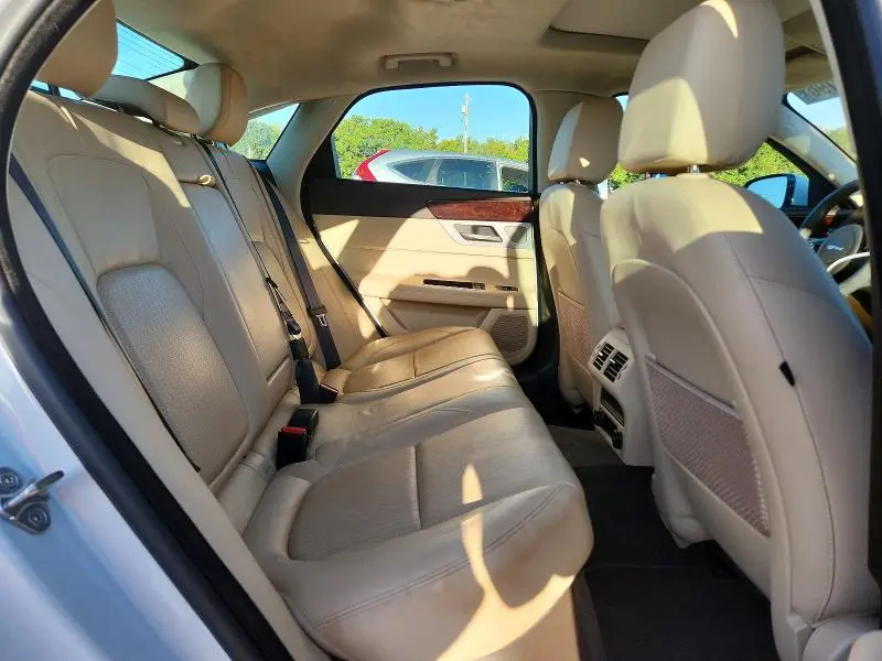 2019 JAGUAR XF PRESTIGE  