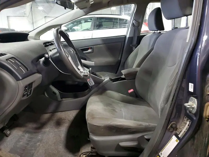 2010 TOYOTA PRIUS III  